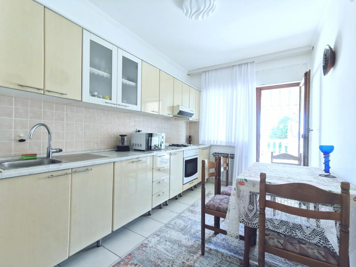 Apartments Mira Kaštela Екстериор снимка