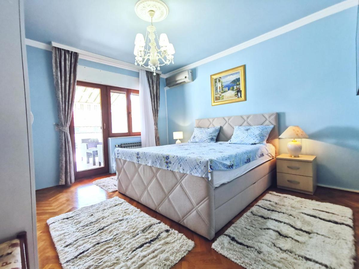 Apartments Mira Kaštela Екстериор снимка