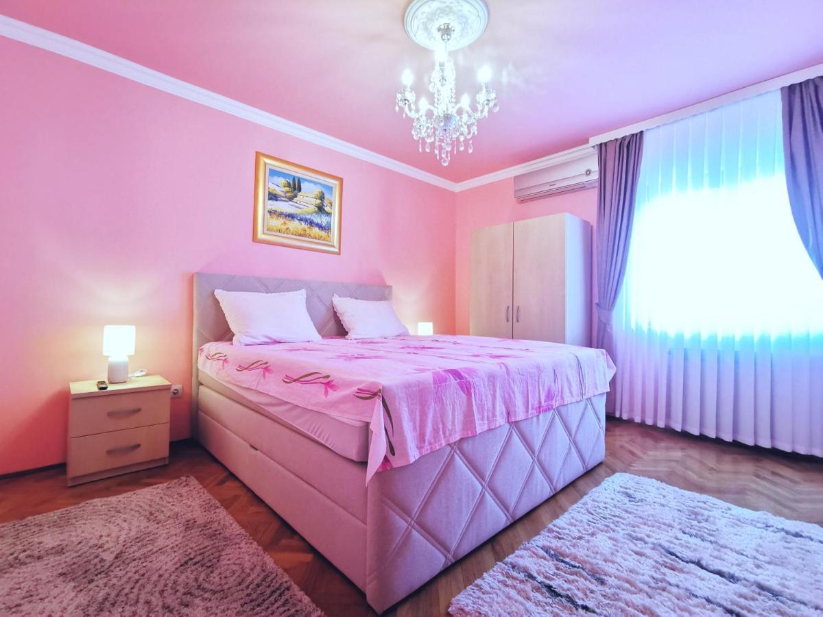 Apartments Mira Kaštela Екстериор снимка