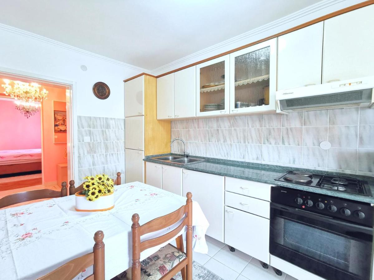 Apartments Mira Kaštela Екстериор снимка